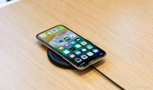 非土豪别买iPhoneX，数据线都卖500块，装备集齐要过万！