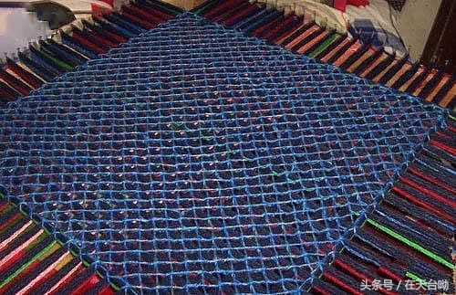 旧毛线手工地毯怎么做,用旧毛线手工制作地毯的各种做法