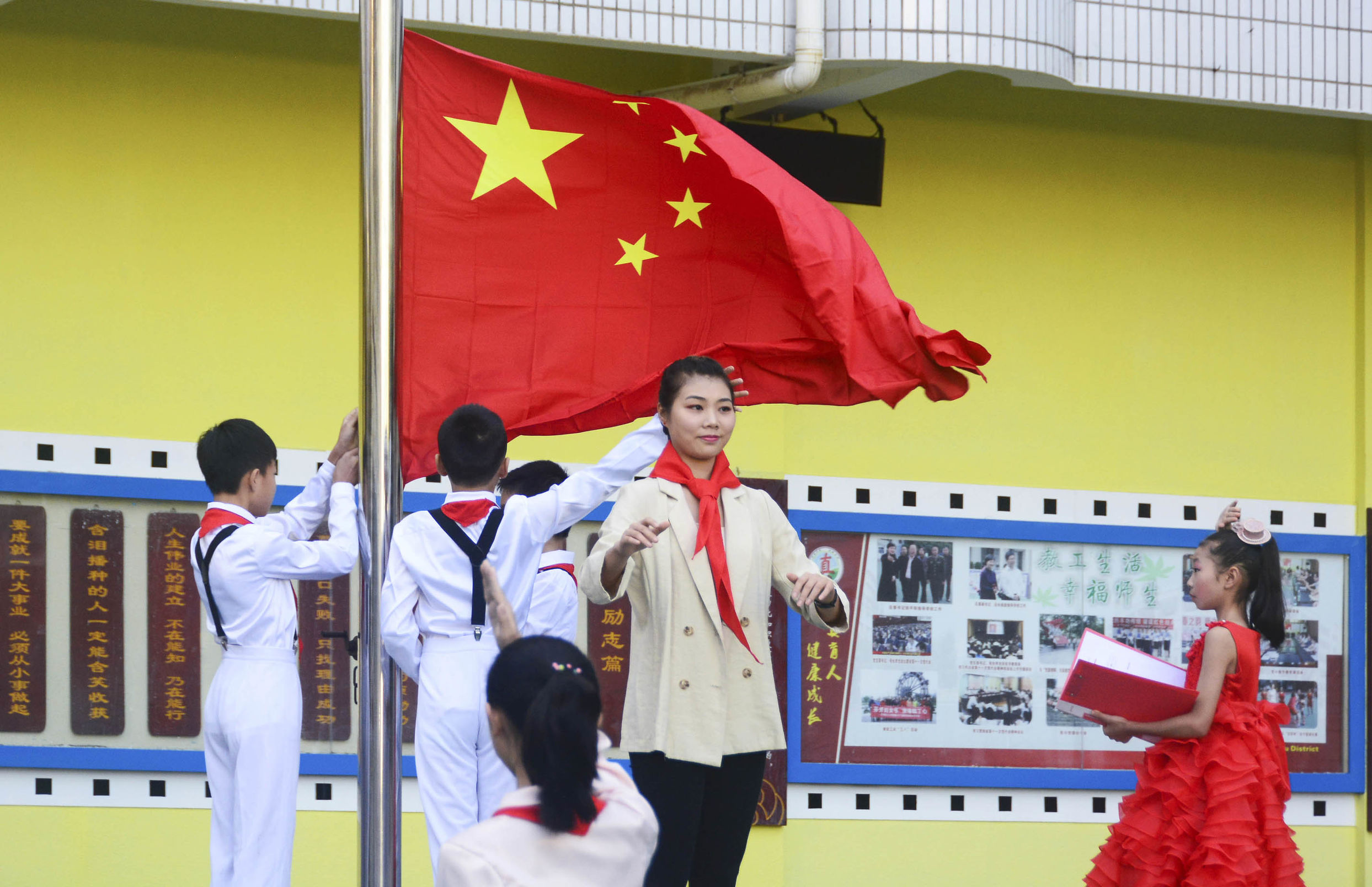 三小学校升旗仪式,城区三小升旗仪式正规视频完整版