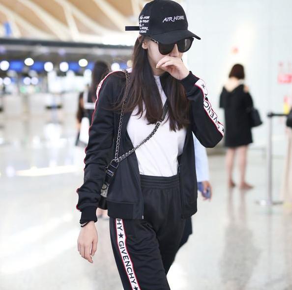 早秋复古又时髦的日常搭配,又酷又飒的早秋搭配