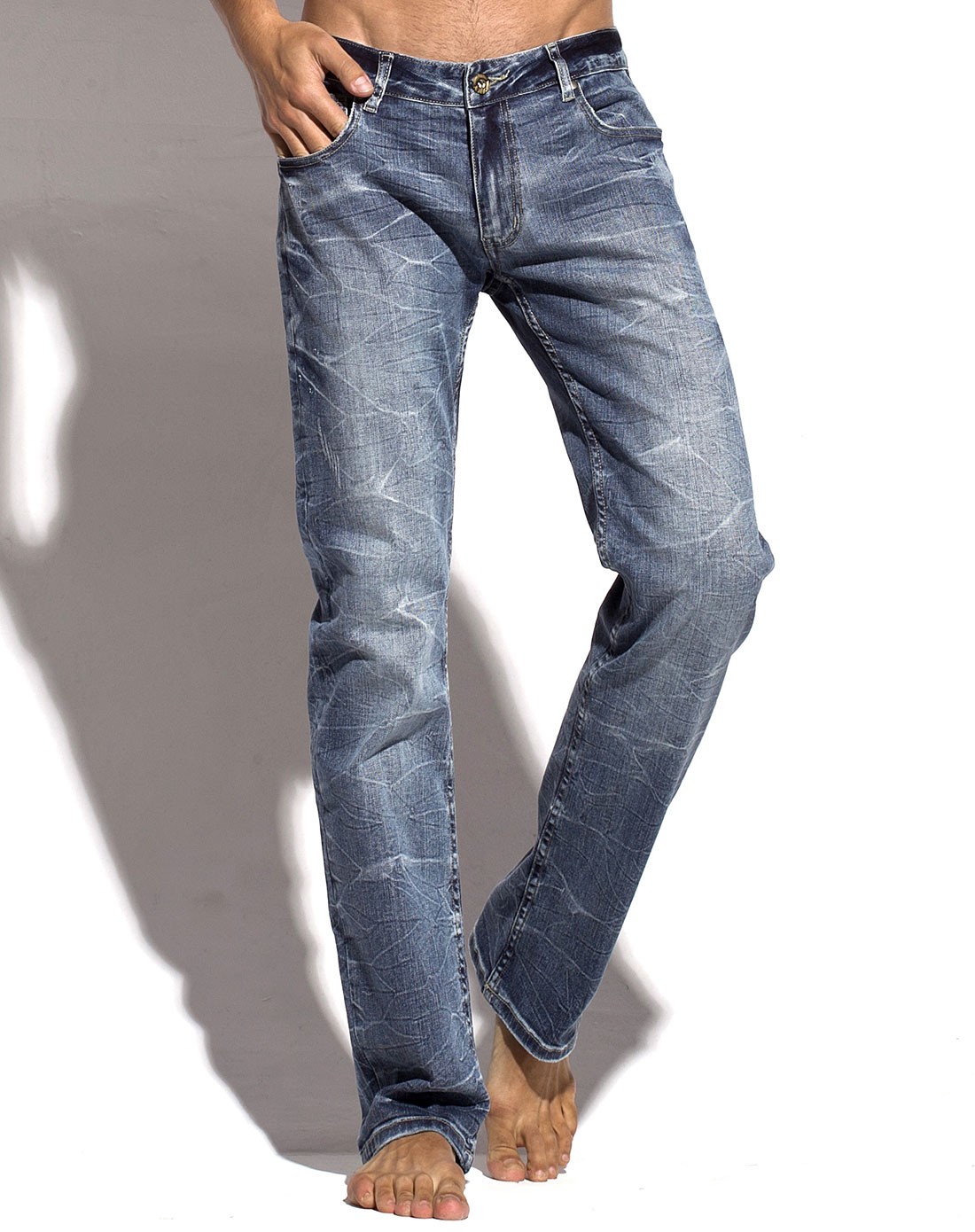 牛仔裤2000价位左右品牌,二百多元的牛仔裤真的好吗