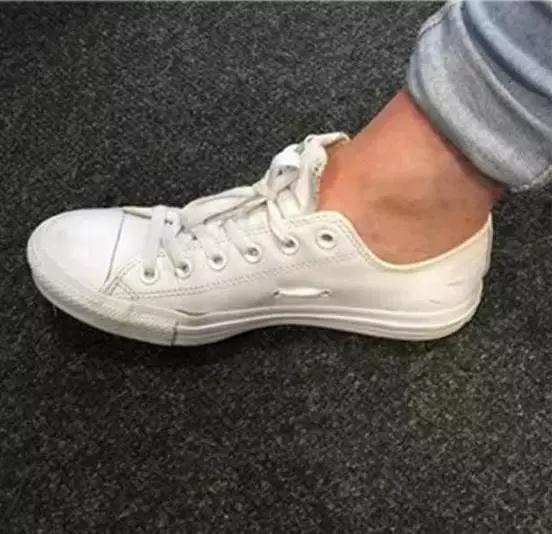 长柄锅的孔放勺子,长柄锅手柄有个洞