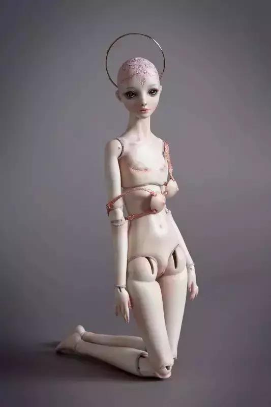 李晨花200万为冰冰买的娃娃,是他写了4个月邮件求来的私人定制