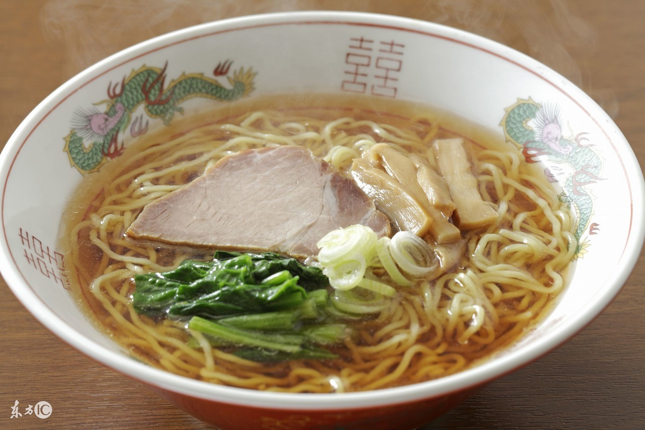 老板来俩份炒面一碗辣一碗不辣,老板来一碗面一碗辣一碗不辣