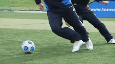 足球入门摆脱过人技巧,足球教学与技巧九分钟十个动作