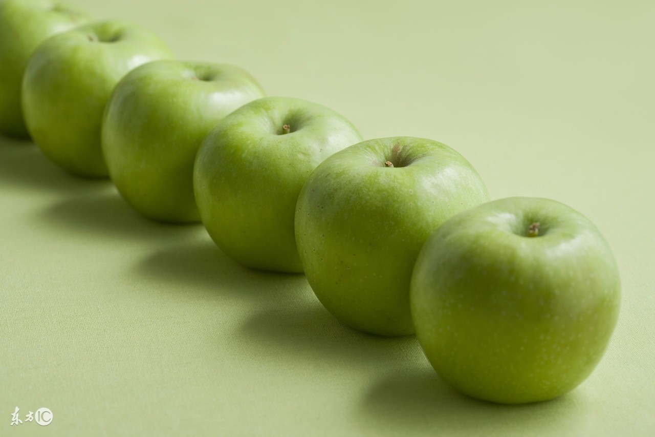 这样吃苹果才过瘾,这样吃苹果会更甜