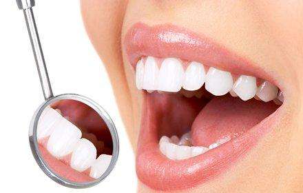 牙齿有缝能用牙套矫正吗,牙齿有缝可以补吗