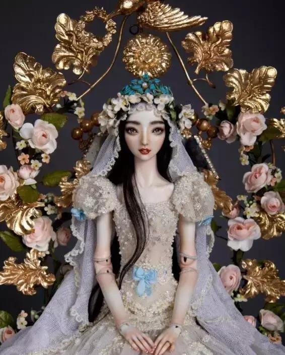 李晨花200万为冰冰买的娃娃,是他写了4个月邮件求来的私人定制