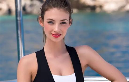 天生歪鼻做隆鼻术后还会变歪吗,隆鼻手术后鼻子歪了图片