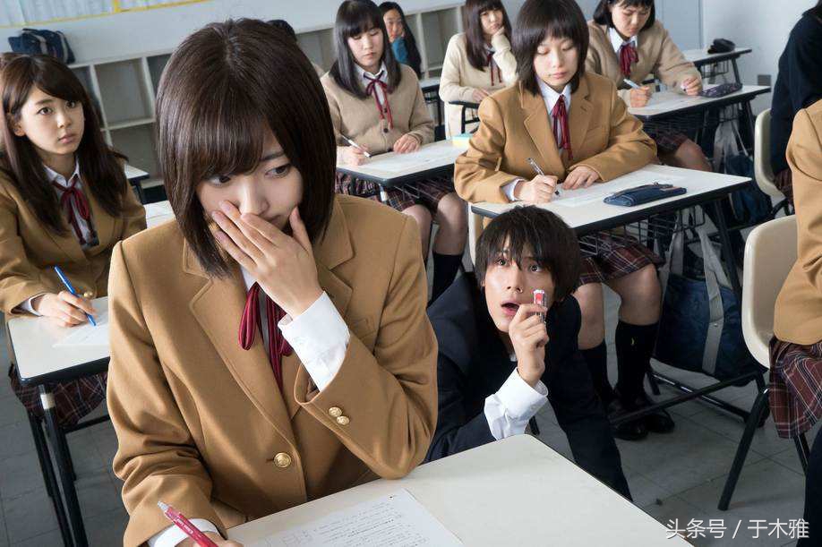 她们是《监狱学园》里的学生会会长和副会长现在却这样子了