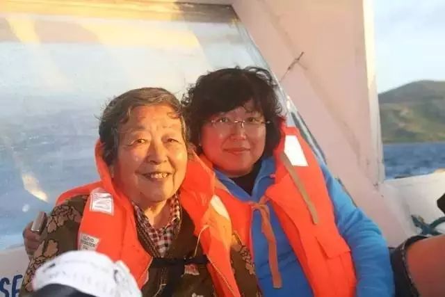 我和我的家人一起去环游北京,37岁的妈妈带着女儿环游北京