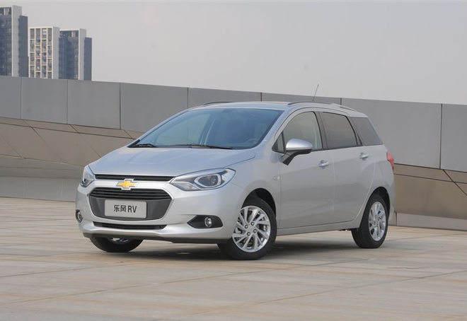 奥迪a3和奔驰a200两厢哪个值得买,奥迪a3两厢车1.4t进口2013年图片