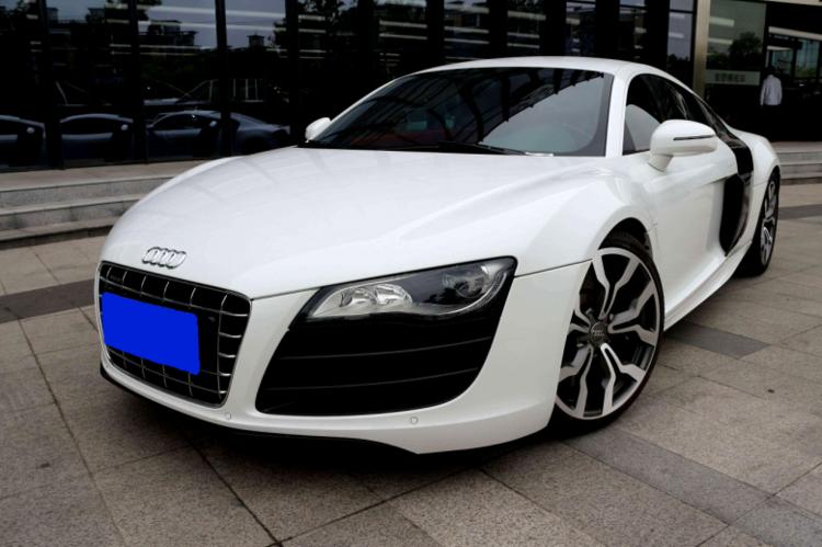 r8是顶级超跑吗,年轻人的第一台超跑r8