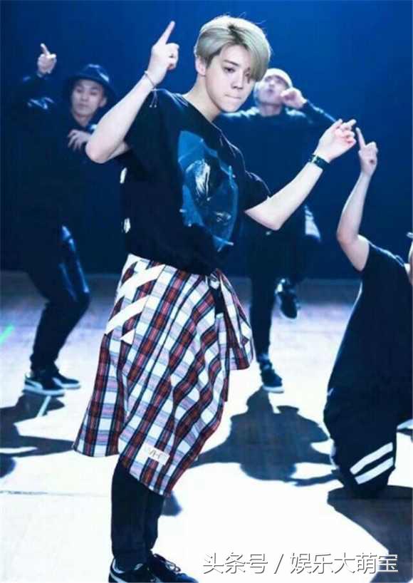 鹿晗出道前经历了什么,鹿晗出众的颜值
