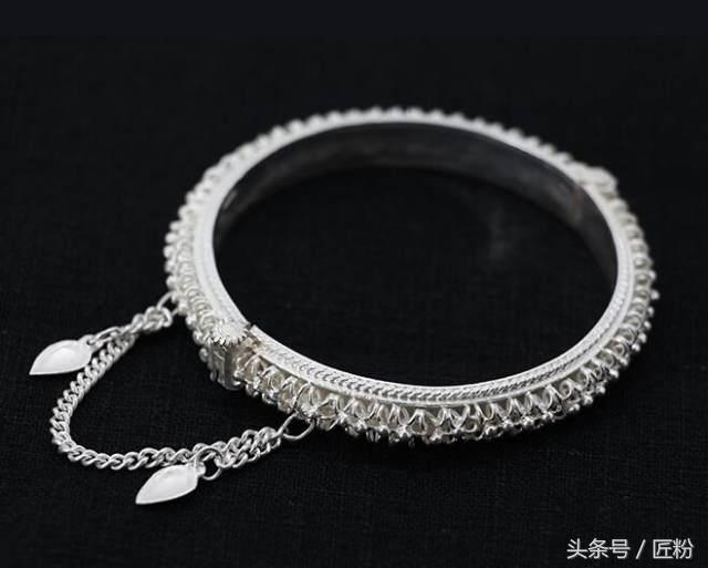 小孩戴银手镯有什么好处和坏处,银手镯对身体有什么好处和坏处