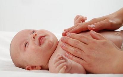 秋季湿疹的宝宝几天洗一次澡,秋季湿疹身体痒吃什么止痒