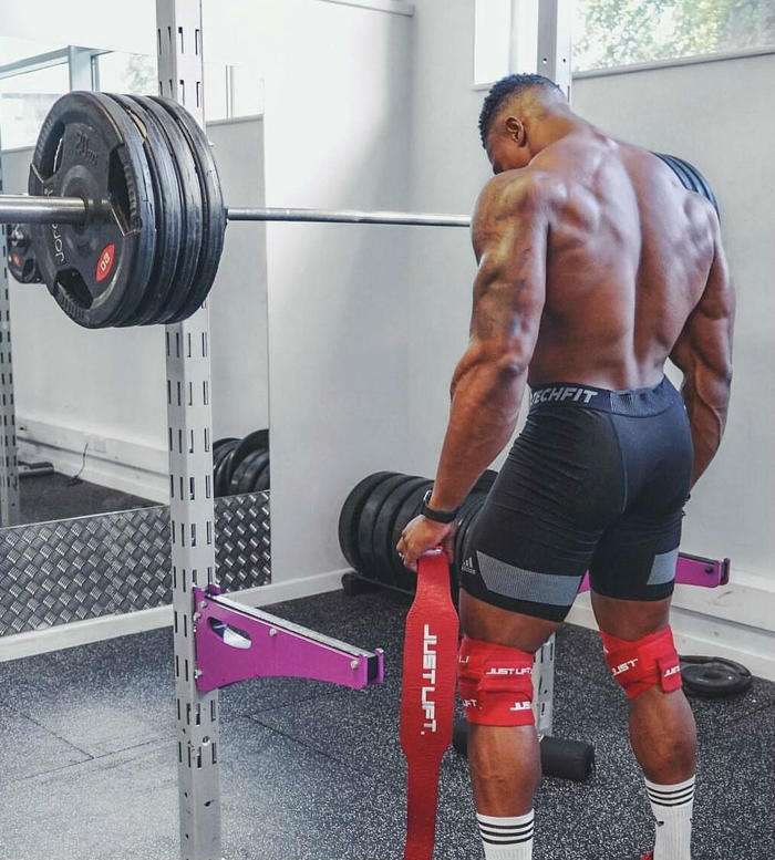 怎么使用健身护腕,健身训练需要什么护具和护膝好呢