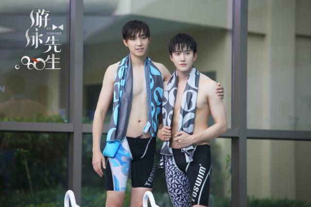 mike帅气腹肌,mike露腹肌