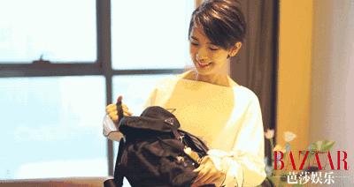 刘亦菲周冬雨出发巴黎时装周,国庆一定要出去浪