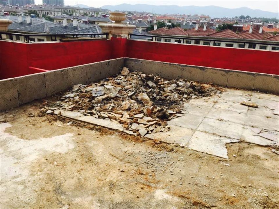 露台漏水如何彻底解决,顶层露台漏水与归属问题