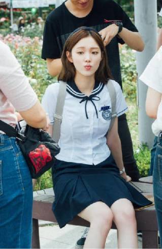 外国人怎么评价中国的校服,外国人如何评价中国学生的校服