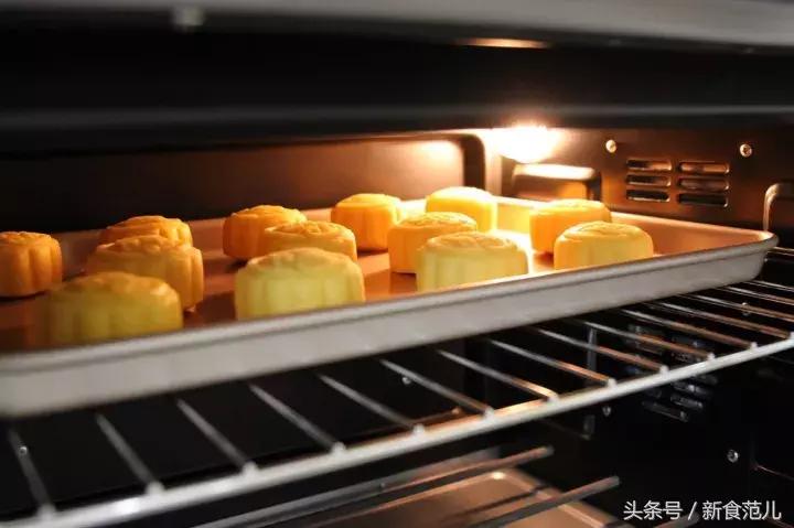 鄙视链顶端的奶黄月饼，香港名厨盲测打几分？