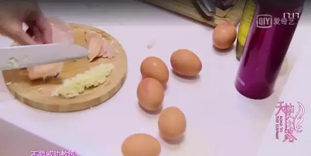 如何拥有超模们的小白牙？天使之路同款只要12元！