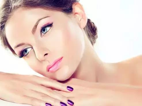 女性皮肤干燥痒艾灸灸哪个位置,皮肤紧致灸哪个穴位