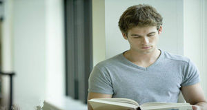 玩网游上瘾孩子该怎么教育,高中孩子游戏成瘾怎么办