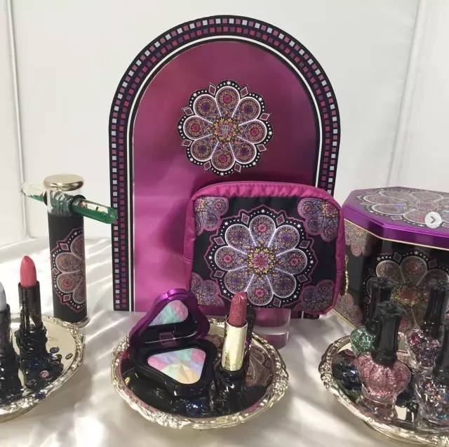 哪个牌子的圣诞限量款好,各个品牌的圣诞限定翻车