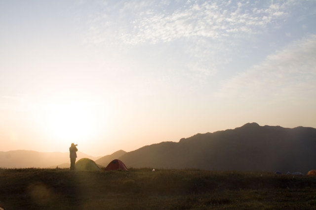 希望以后有时间可以一起去露营,我们还有机会一起去爬山吗