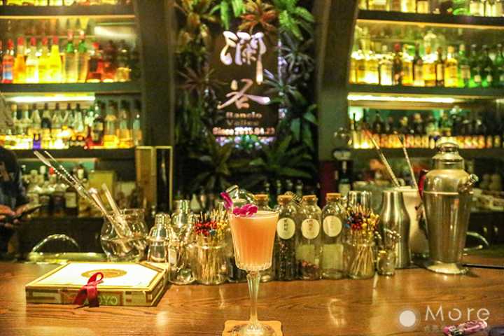 深夜酒馆｜在成都，总有一家酒吧适合你发朋友圈×PartOne