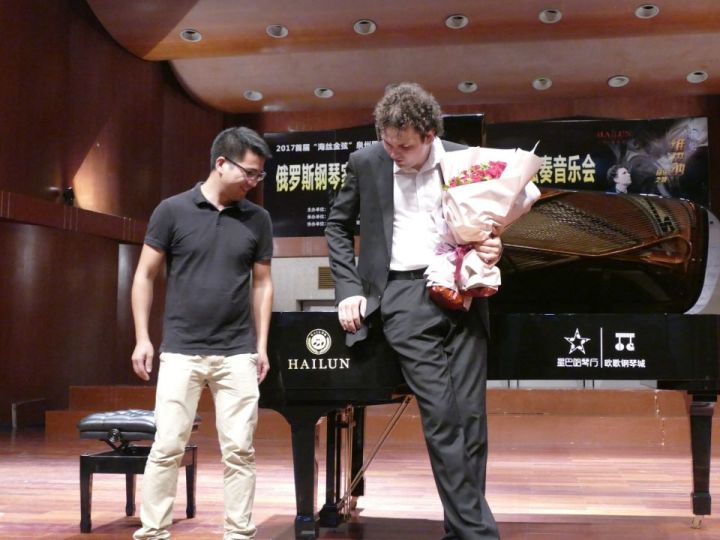 海伦维也纳演奏,海伦钢琴维也纳