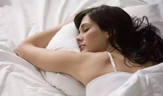 换季肌肤敏感怎么解决,秋季脸部敏感泛红是怎么了