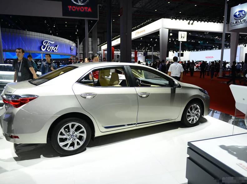 丰田卡罗拉2017款1.2tcvtgl-i,丰田卡罗拉2021款tnga1.5lcvt先锋版