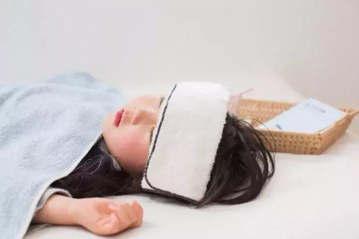 宝宝一生病就发烧怎么回事,宝宝发烧妈妈应避四大误区