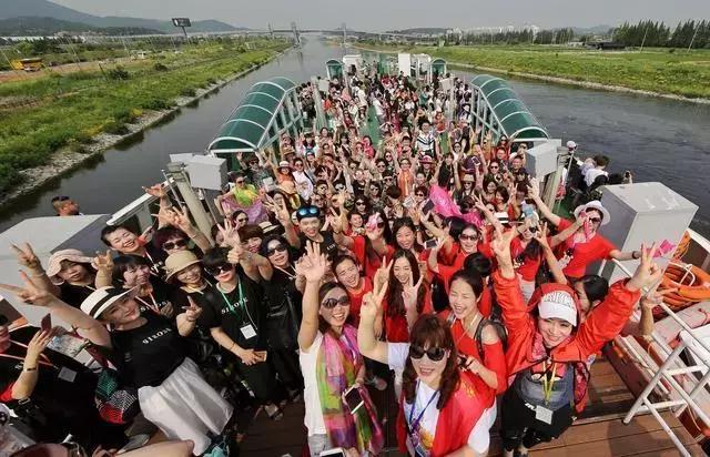 美妆实体店铺如何转型销售模式,化妆品分销裂变最新玩法