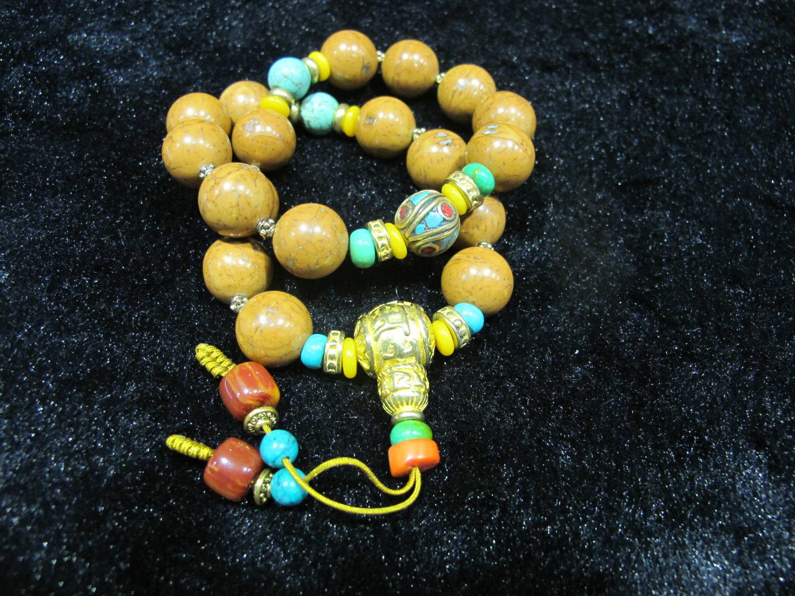 蜜蜡手串容易自然开裂吗,老蜜蜡表面裂纹怎么修复