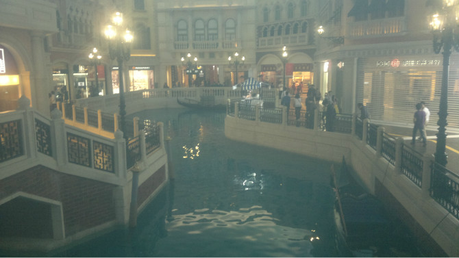 澳门大三巴牌坊大炮台对准哪里,澳门大三巴牌坊大炮台