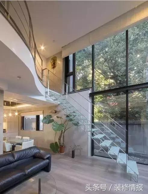 家庭装修玻璃隔断怎么做成高级感,玻璃隔断在装修中的效果