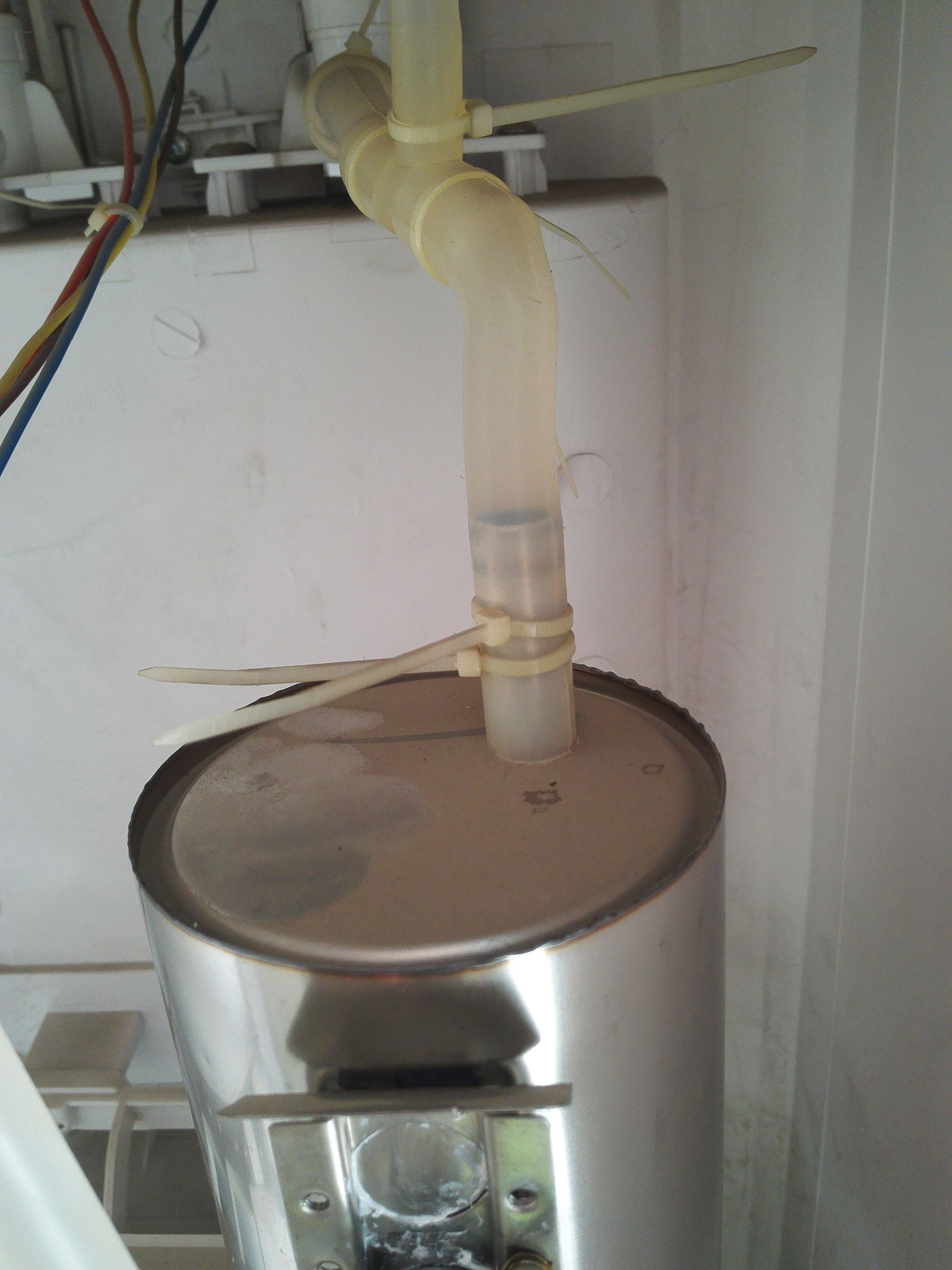 饮水机不制热了咋回事,饮水机不加热但是制冷怎么回事