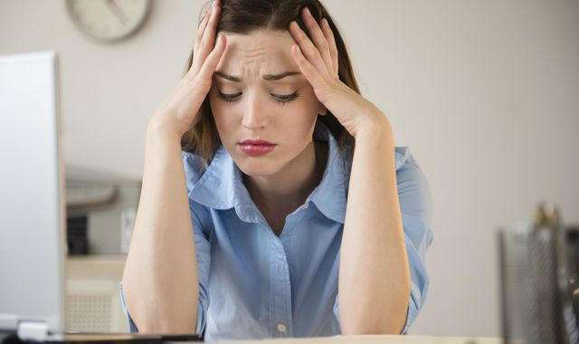 排卵期出血用不用吃止血药,排卵期出血是粘稠的吗