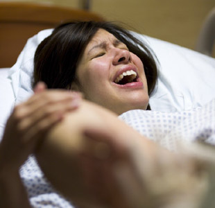 剖腹产和顺产哪一个更痛,顺产痛还是剖腹产痛