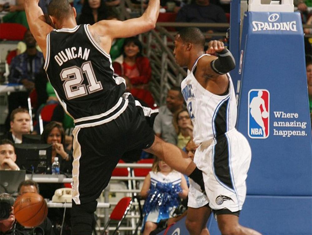 NBA球星踢蛋技术哪家强?格林伊巴卡是高手,詹皇韦德都干了!