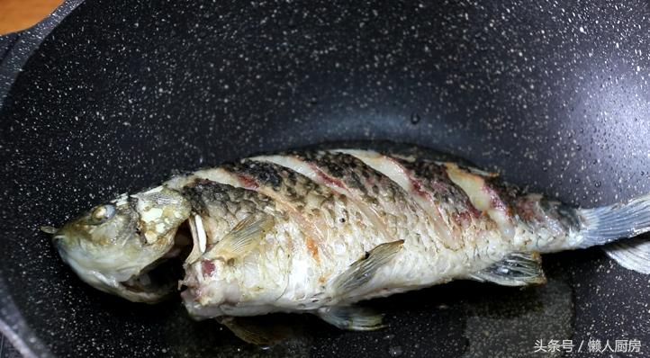 鲫鱼汤做得不好吃怎么补救,鲫鱼汤煎不白了怎么办