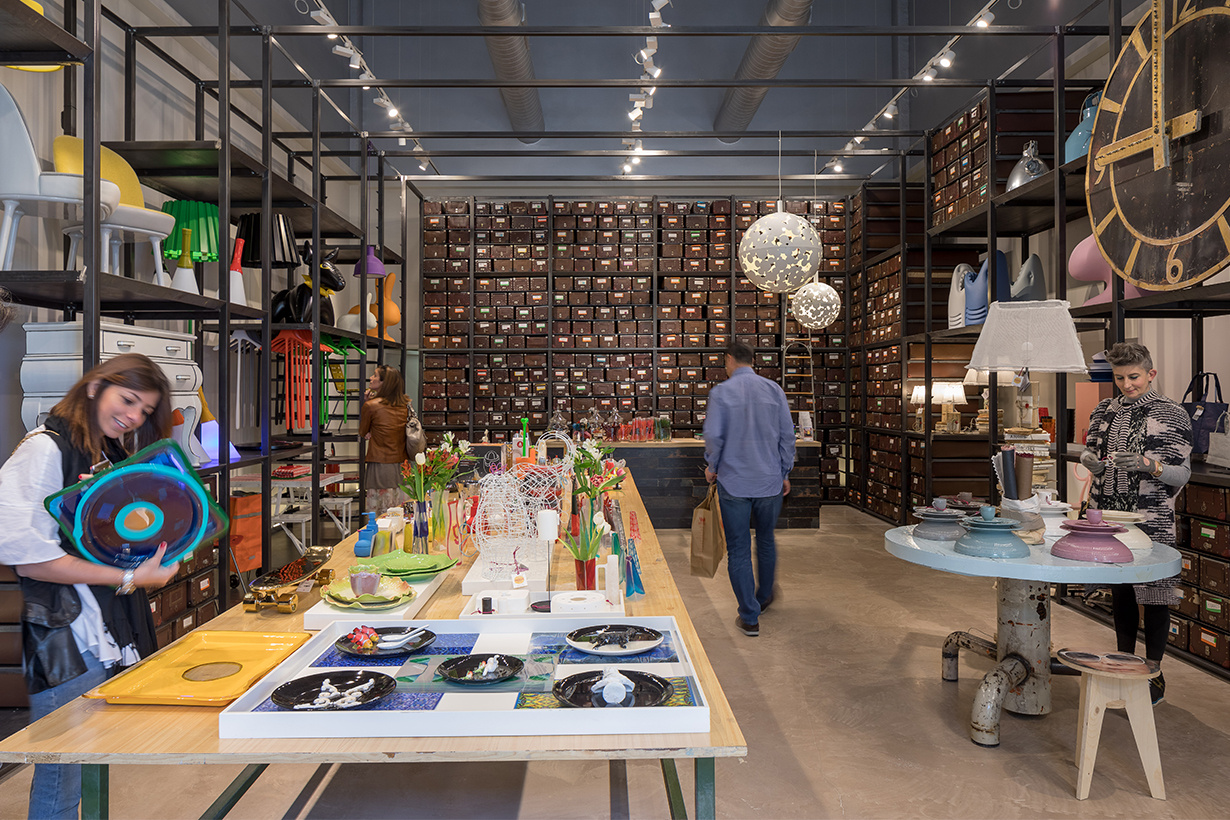 十一去意大利,别忘了去米兰逛逛这两家限时的时髦店铺