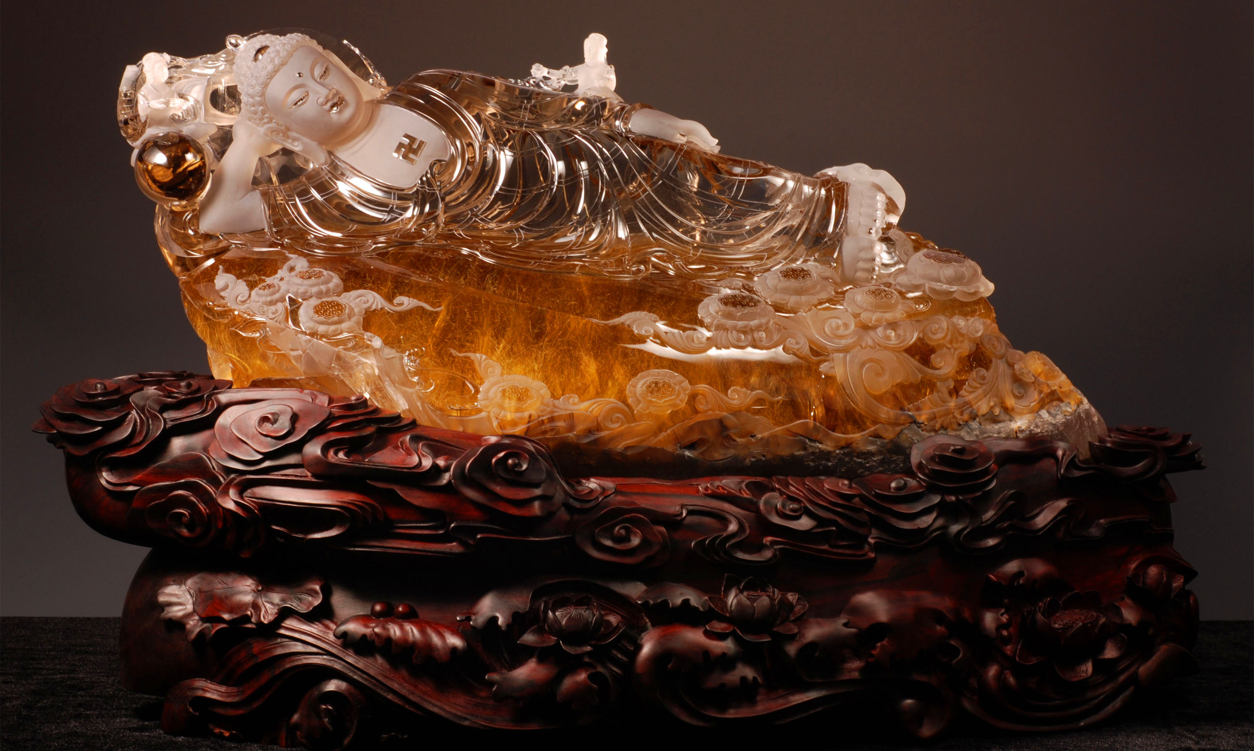 晶莹剔透的水晶-其莹如水，其坚如玉