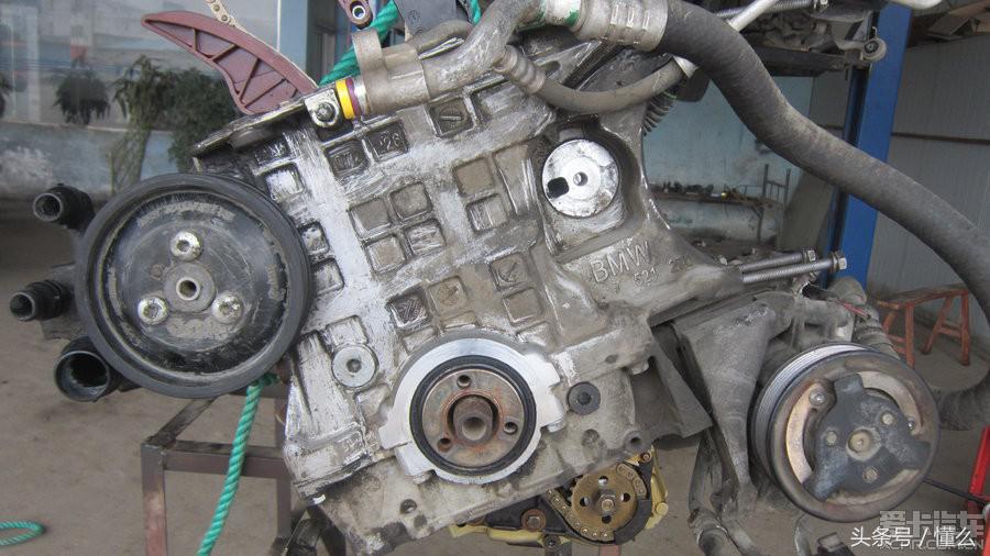 宝马320li发动机烧机油怎么修,宝马320i烧机油最佳解决方案