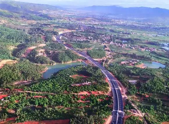 云南最美公路自驾出行攻略,自驾去云南沿途的风景美不胜收