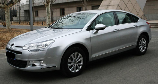 雪铁龙C5内部解析,雪铁龙c5做工用料